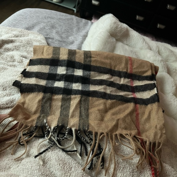 Burberry unisex cashmere scarf - Picture 1 of 5